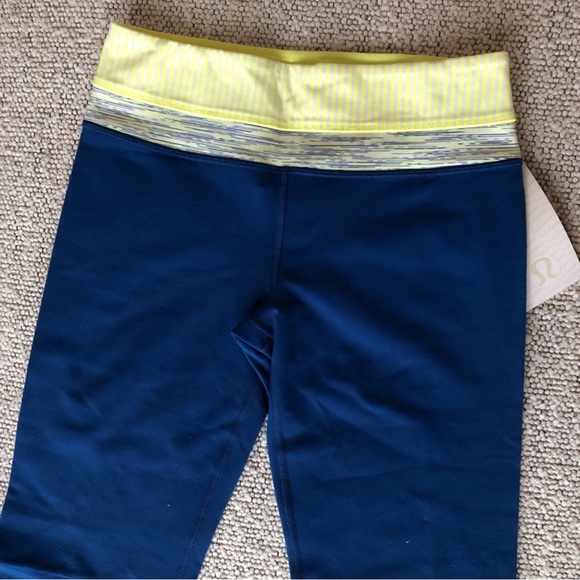 lululemon - FLARED PANTS/LEGGINGS - Picture 3 of 5